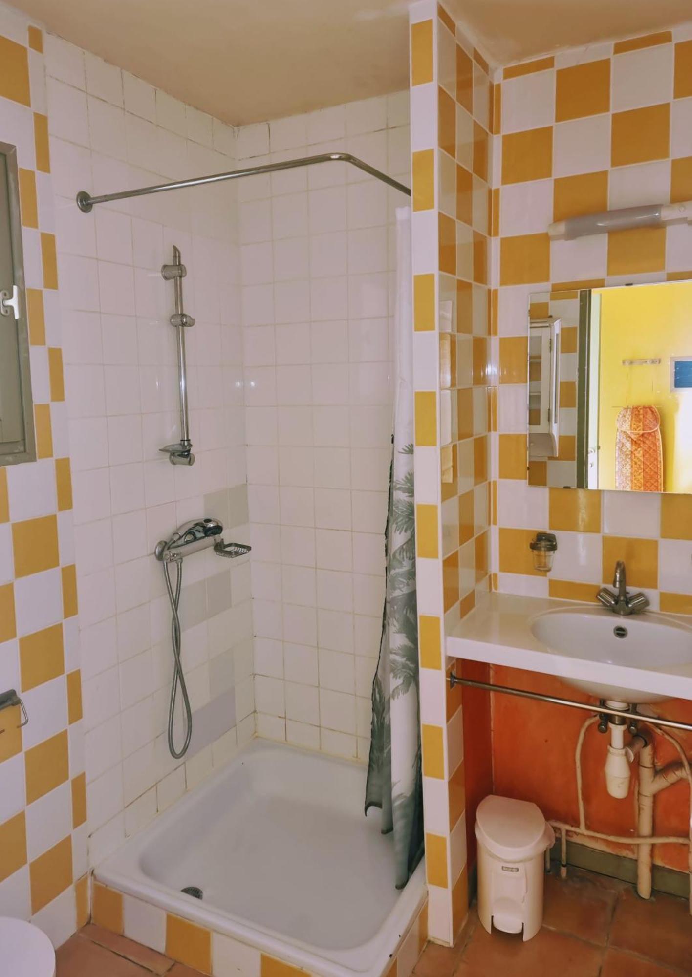 Pousterle De Sabran - Piscine & Hammam Apartment Bilik gambar