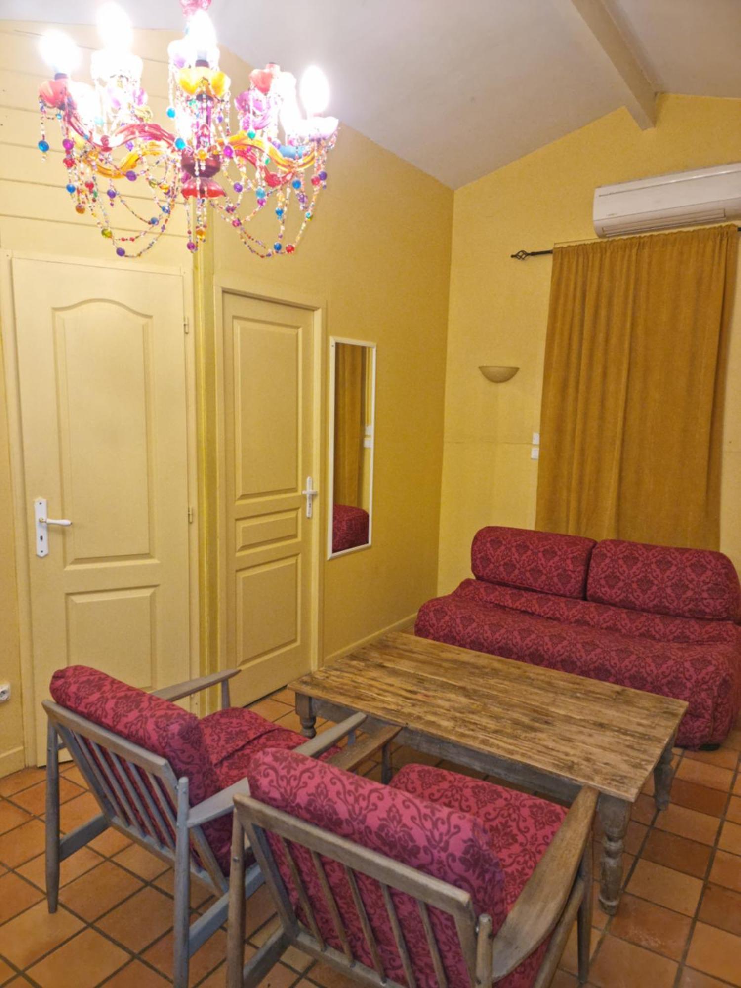Pousterle De Sabran - Piscine & Hammam Apartment Bilik gambar
